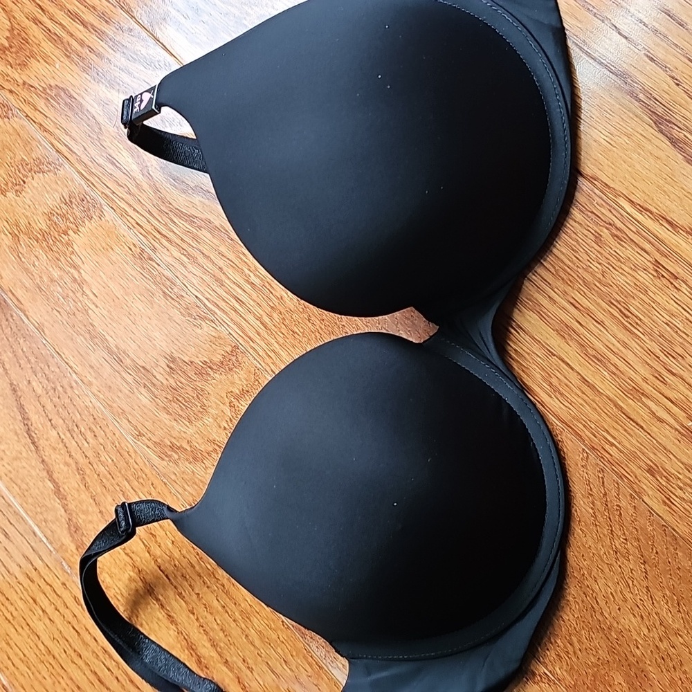 NWT Victorias Secret Black Push Up padded bra 34D